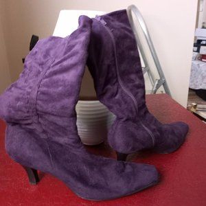 Purple suede boots - Size 8